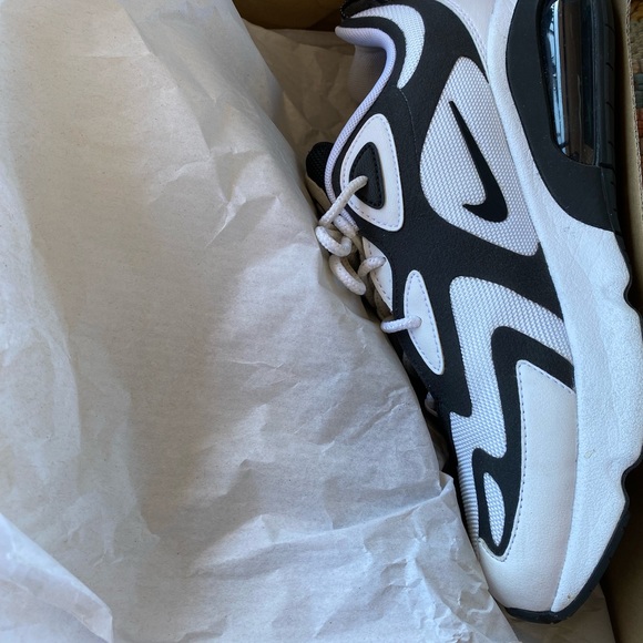 Box Included - *NEW* - Air Max 200 - White n Black - 8.5 - Worn 1 or 2 Times - - Picture 8 of 8